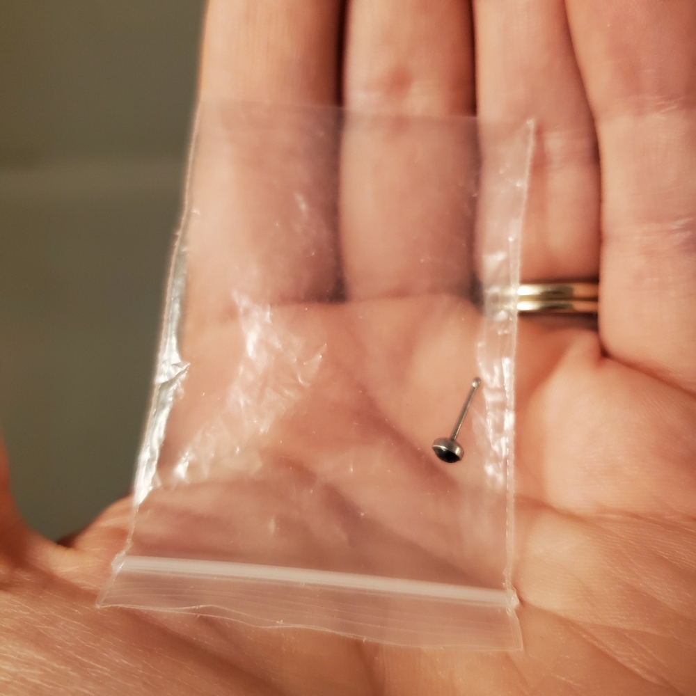 Semi precious black stone nose stud